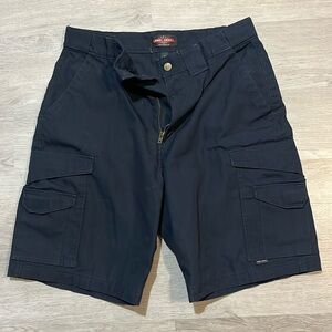 Tru-Spec men’s 32 navy blue police EMS uniform cargo shorts.